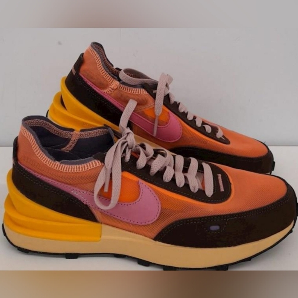 Nike Waffle One "Active Fuchsia" Sneakers Size 8 Like New MSRP 100  - Picture 2 of 7